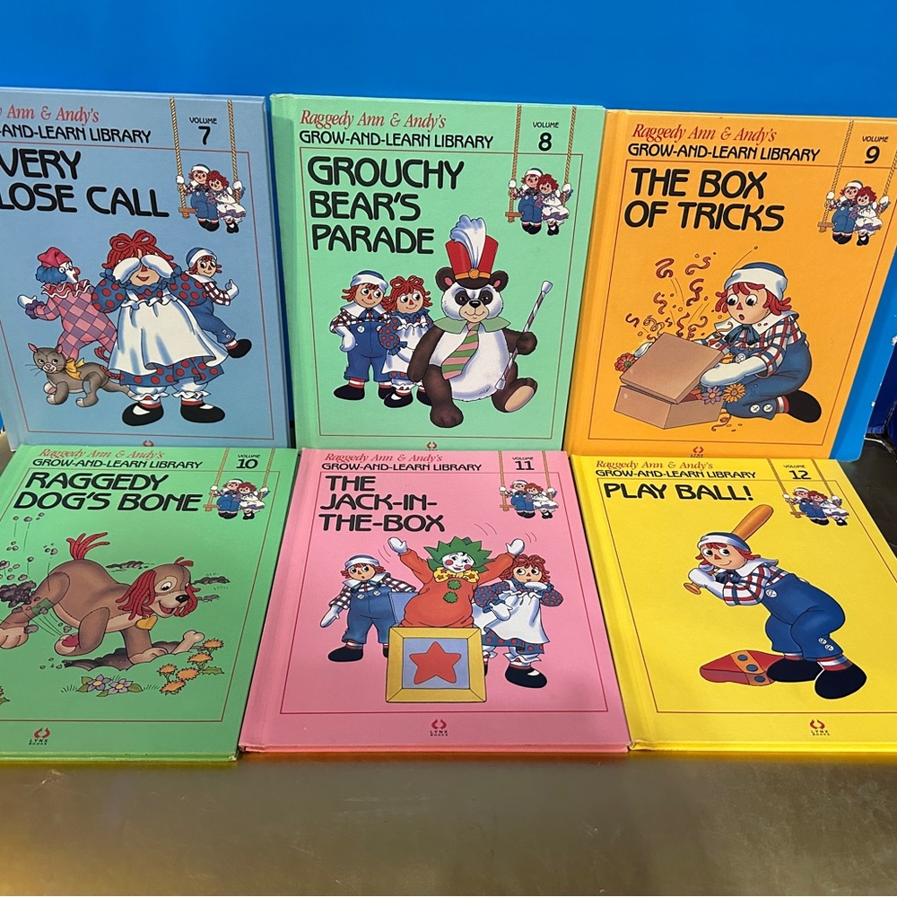 Raggedy Ann & Andy's Grow-and-Learn Library Complete Set of 20 Hardcover Books - Picture 3 of 8
